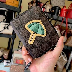 COACH SMALL ZIP AROUND WALLET SIGNATURE